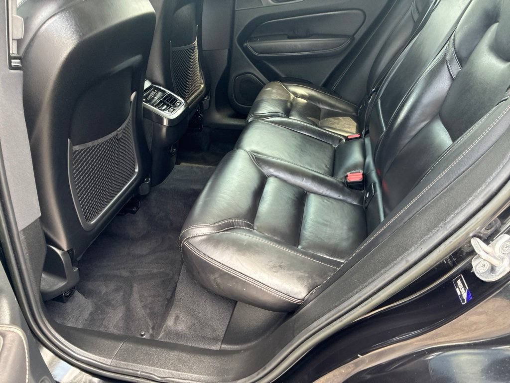 Used 2022 Volvo XC60 B6 Inscription AWD/4WD image 7