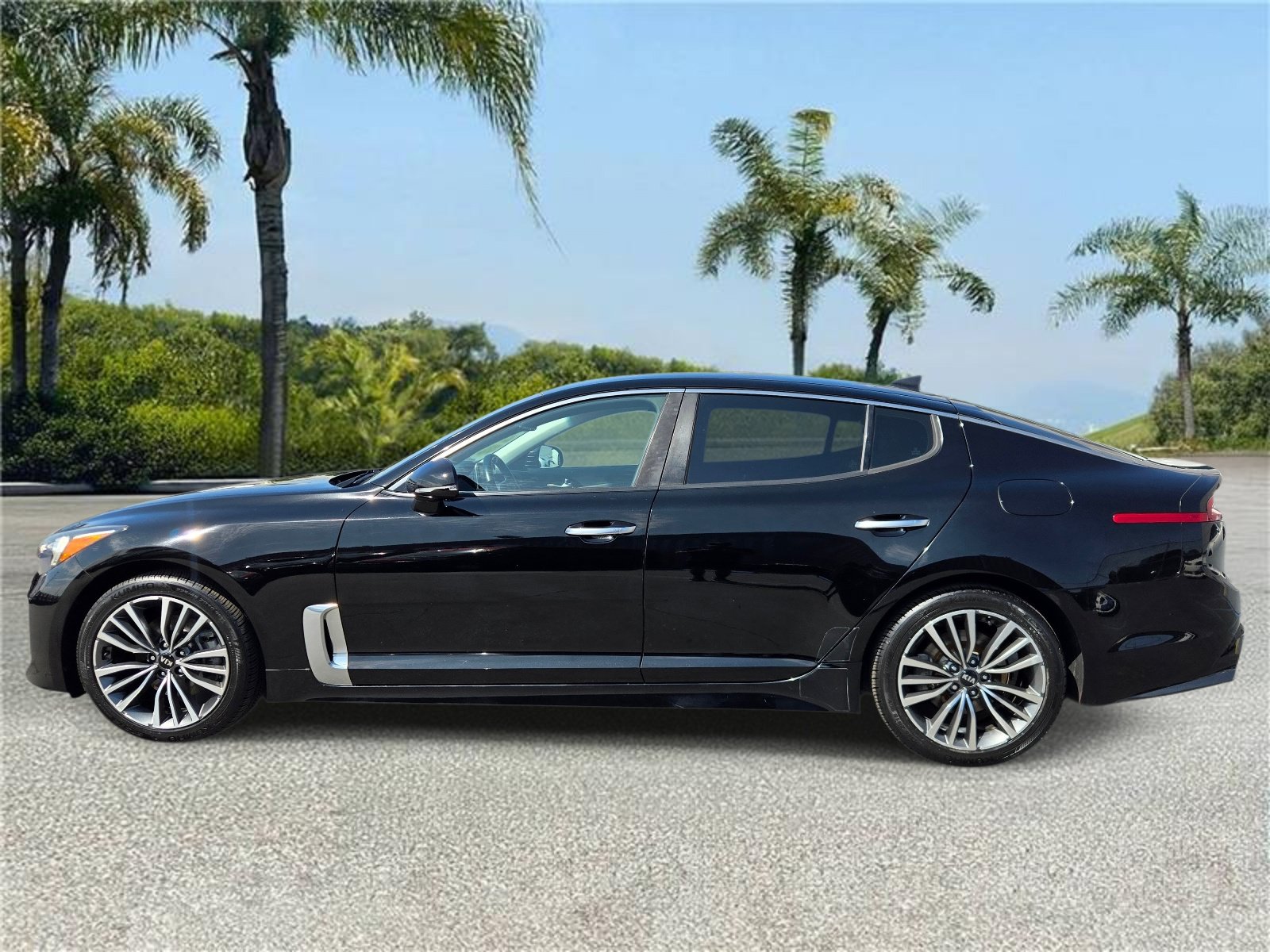 Used 2019 Kia Stinger RWD image 2