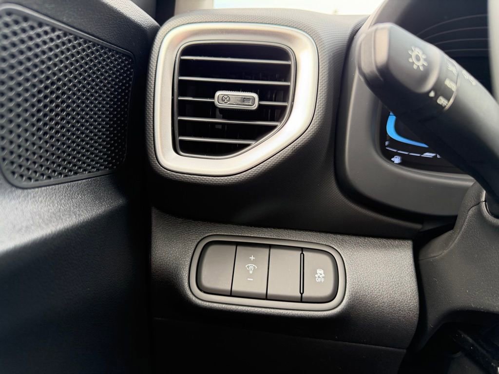 New 2026 Hyundai Venue SEL FWD image 29