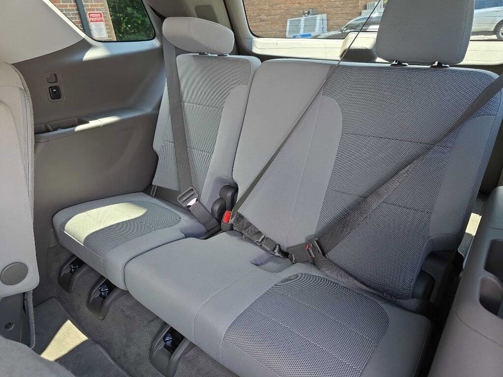 Used 2019 Chevrolet Traverse LT image 16