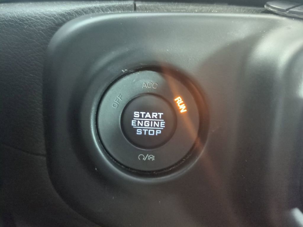 Used 2022 Jeep Wrangler Unlimited Sahara image 34