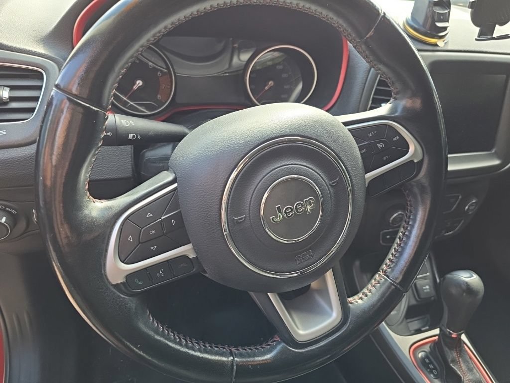 Used 2020 Jeep Compass Trailhawk AWD/4WD image 13