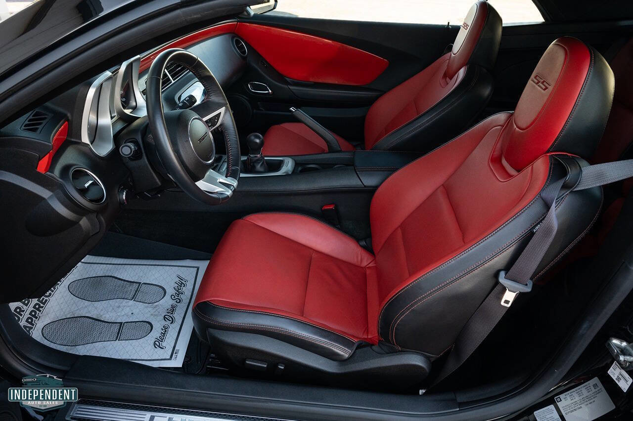 Used 2011 Chevrolet Camaro SS w/ RS Package image 20