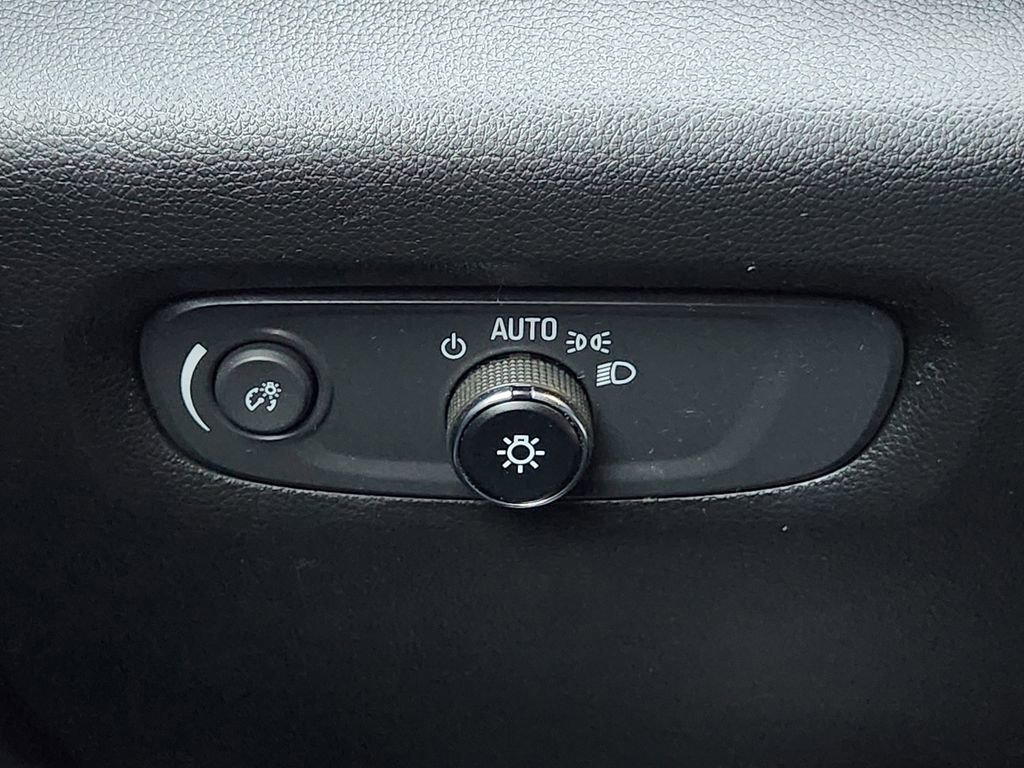 Used 2023 Chevrolet Traverse High Country w/ LPO, Floor Liner Package image 28