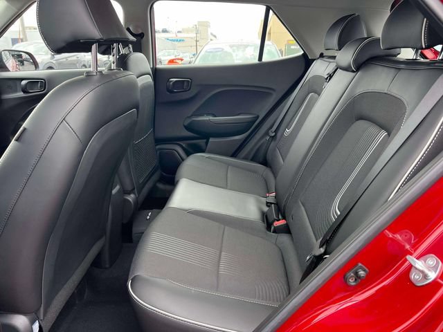 Certified 2023 Hyundai Venue Limited w/ Cargo Package FWD image 11