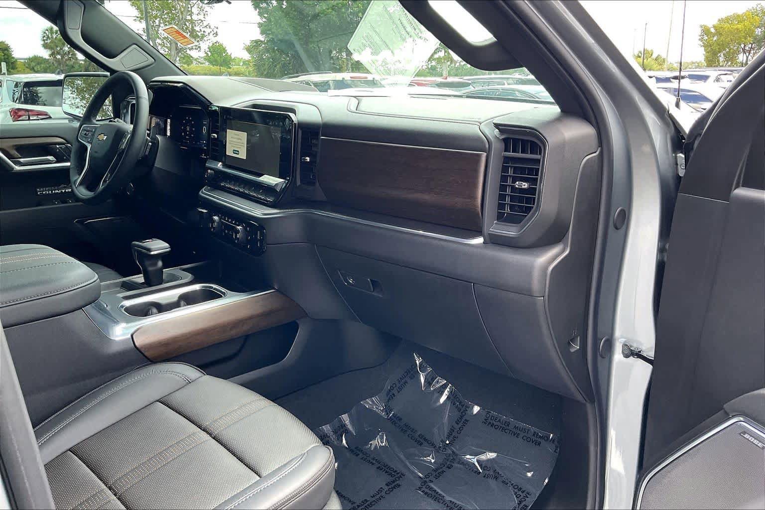Certified 2026 Chevrolet Silverado 1500 High Country w/ High Country Premium Package AWD/4WD image 16