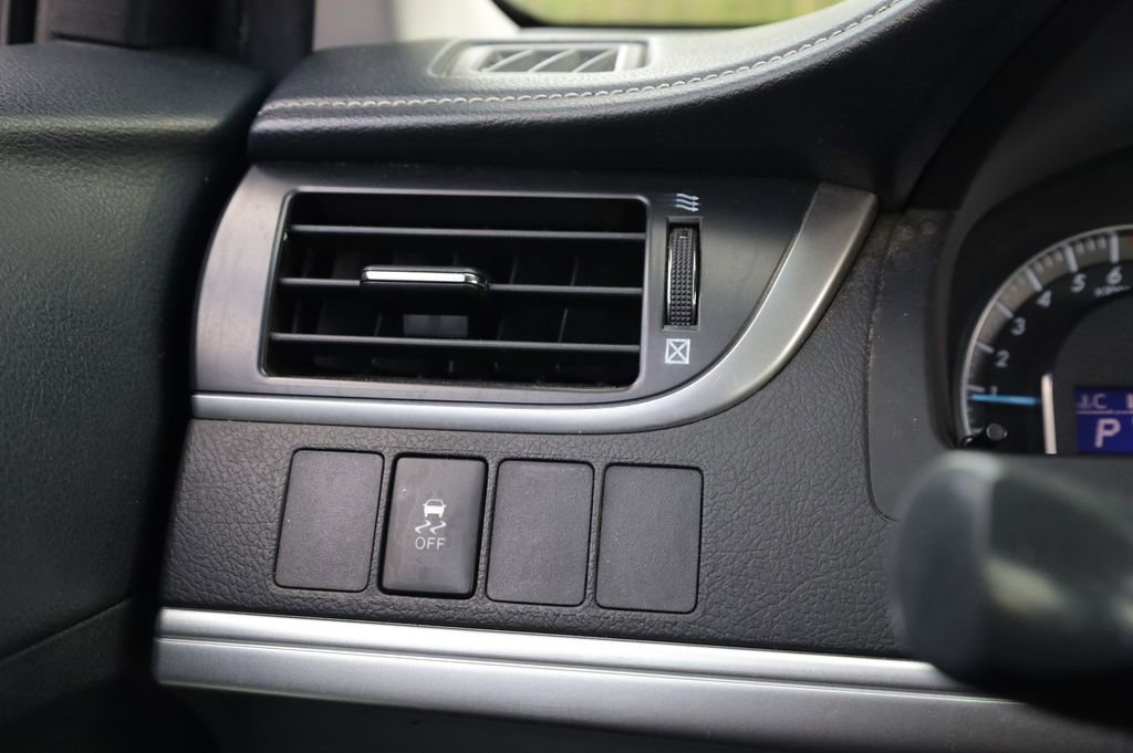 Used 2012 Toyota Camry SE image 18