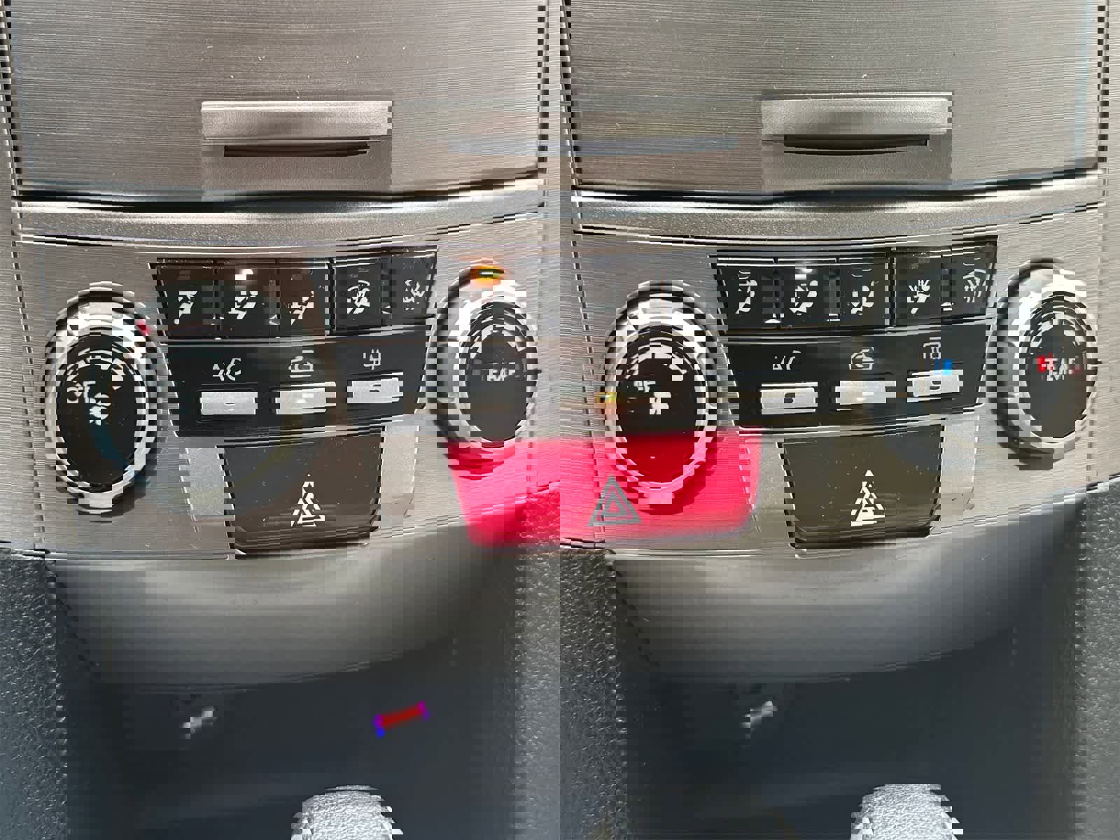 Used 2012 Subaru Outback 2.5i Premium w/ All-Weather Pkg image 18