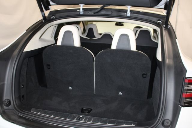 Used 2018 Tesla Model X 75D image 34