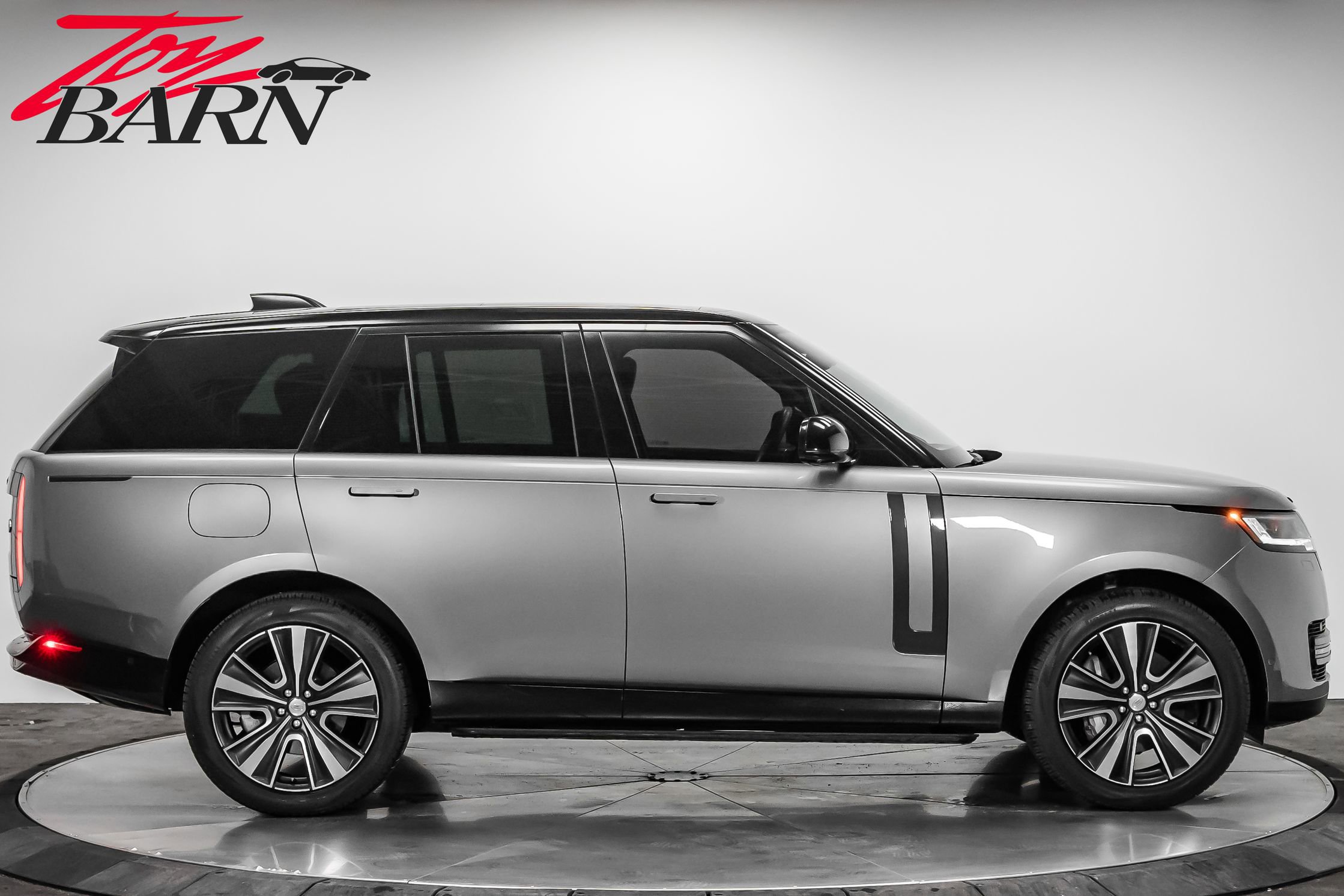 Used 2023 Land Rover Range Rover SE image 6
