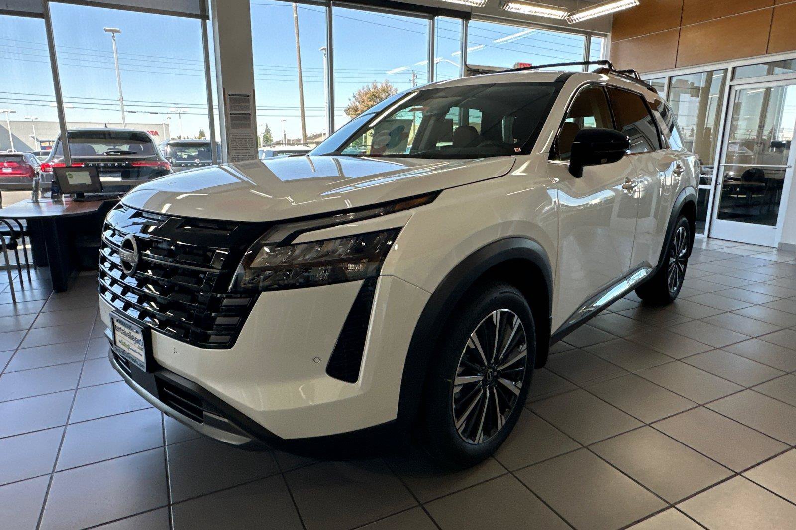 New 2026 Nissan Pathfinder Platinum AWD/4WD image 7