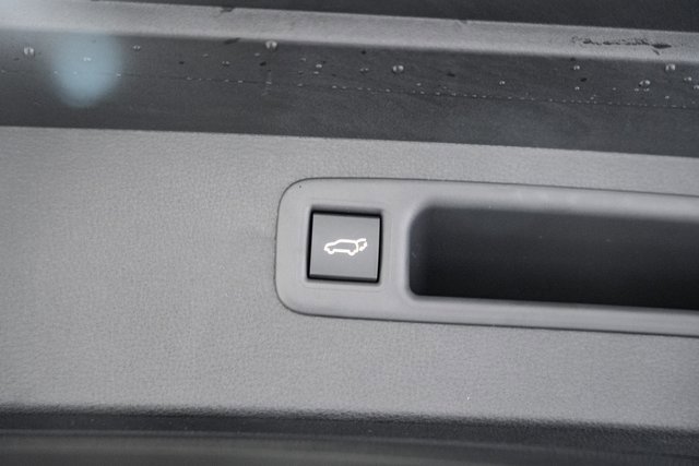 New 2025 Toyota Highlander Platinum image 10