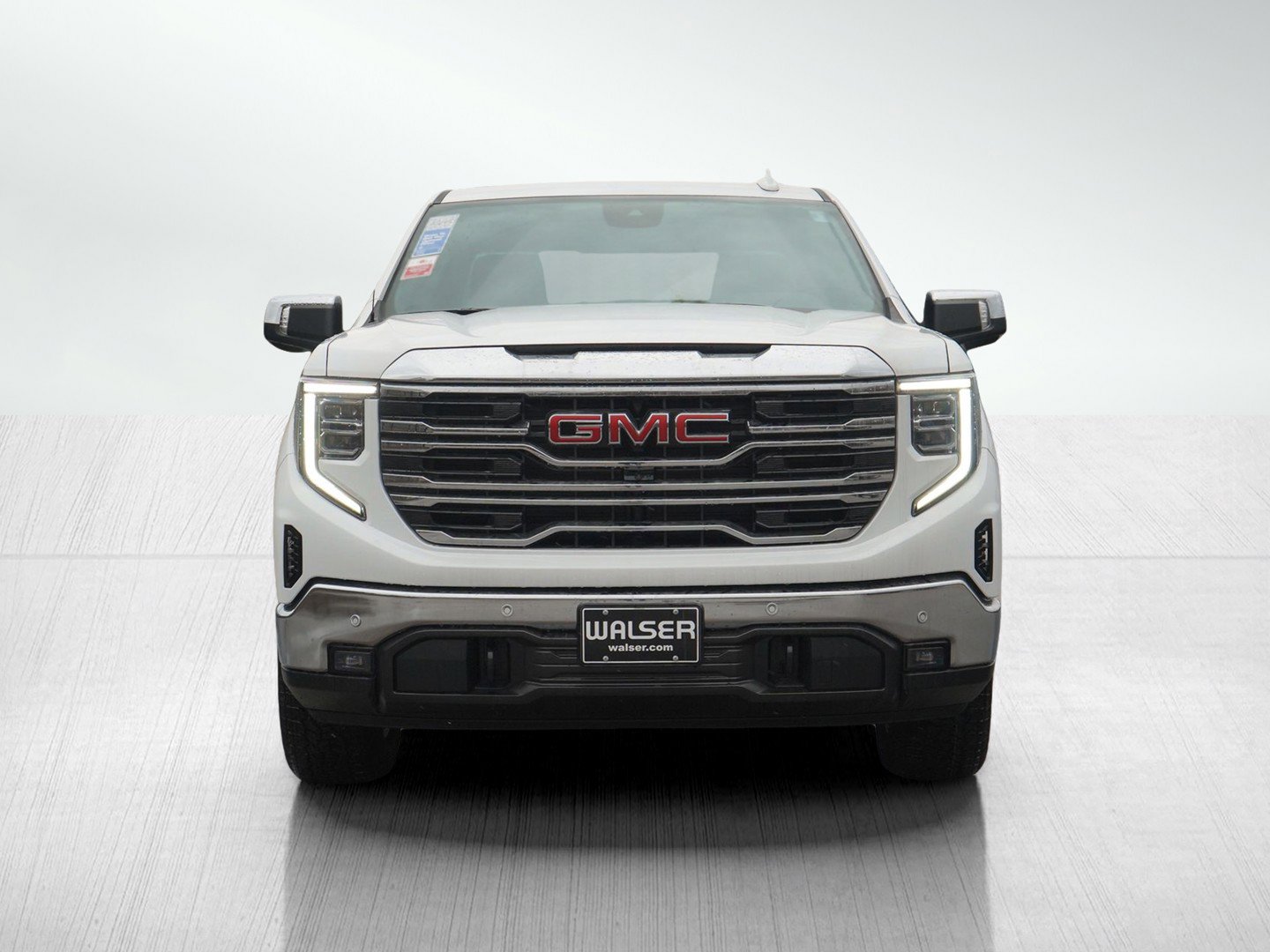 New 2026 GMC Sierra 1500 SLT image 2