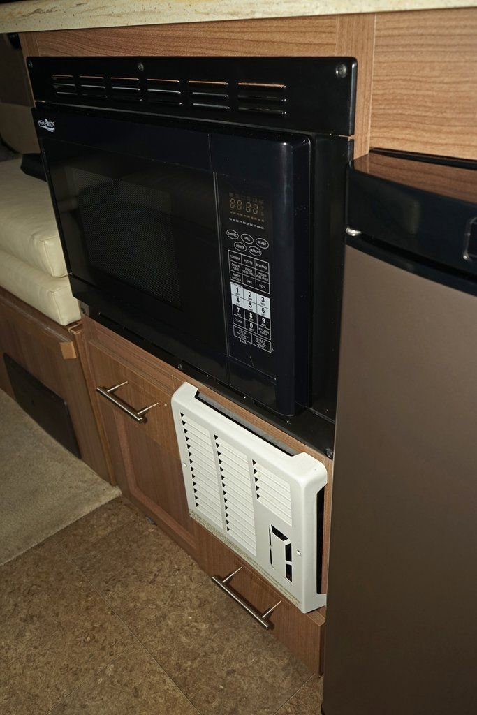 Used 2015 Mercedes-Benz Sprinter 3500 image 41