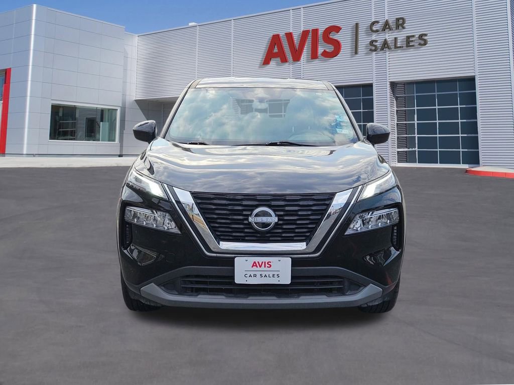 Used 2023 Nissan Rogue SV image 2
