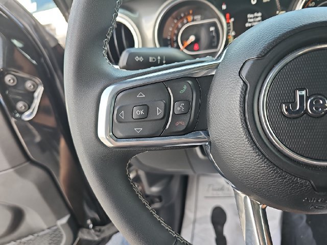 Used 2023 Jeep Gladiator Overland AWD/4WD image 17