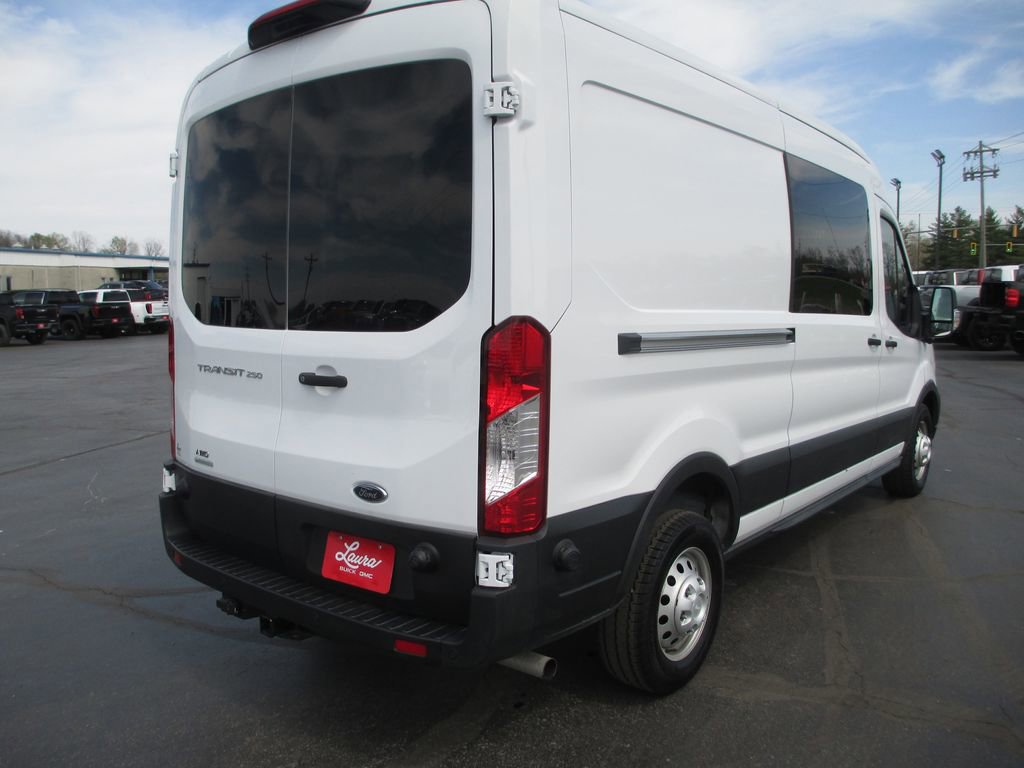 Used 2025 Ford Transit 250 148 Medium Roof Extended AWD w/ Load Area Protection Package image 5