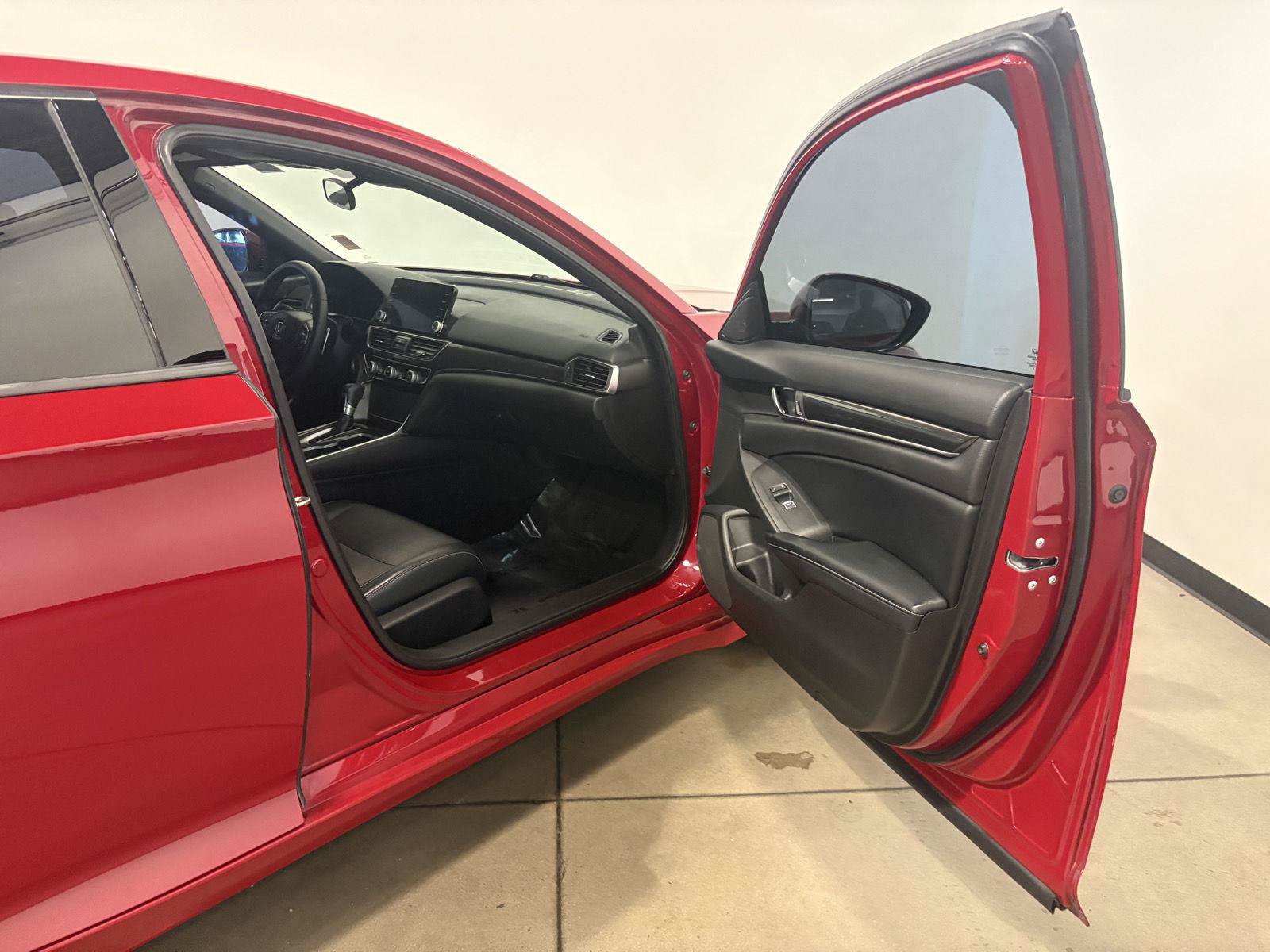 Used 2018 Honda Accord Sport image 40