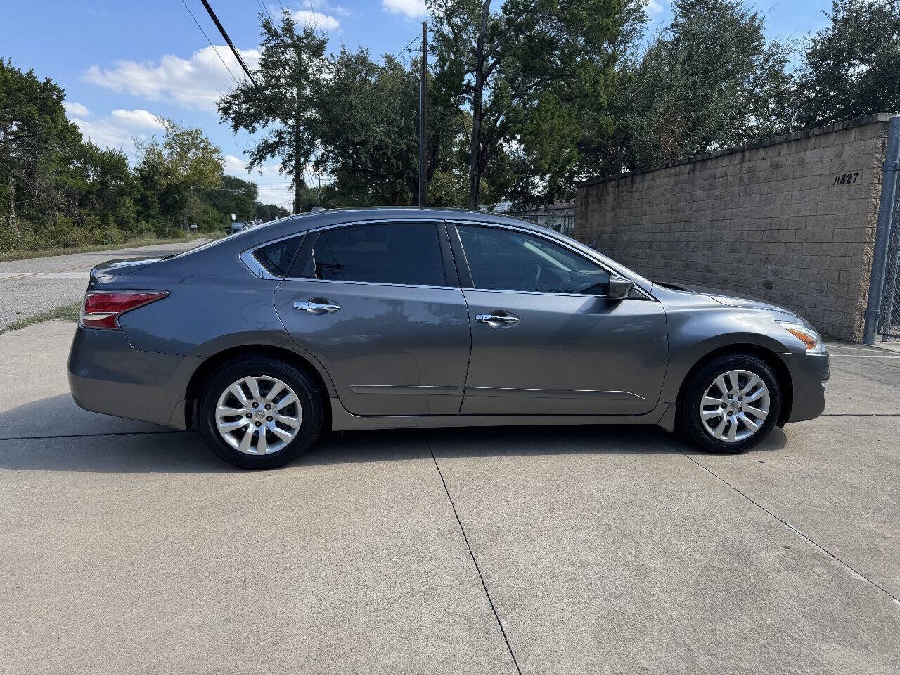 Used 2014 Nissan Altima 2.5 S w/ Display Audio Package FWD image 14