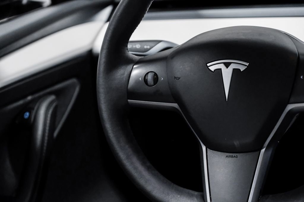Used 2023 Tesla Model Y Long Range AWD/4WD image 18