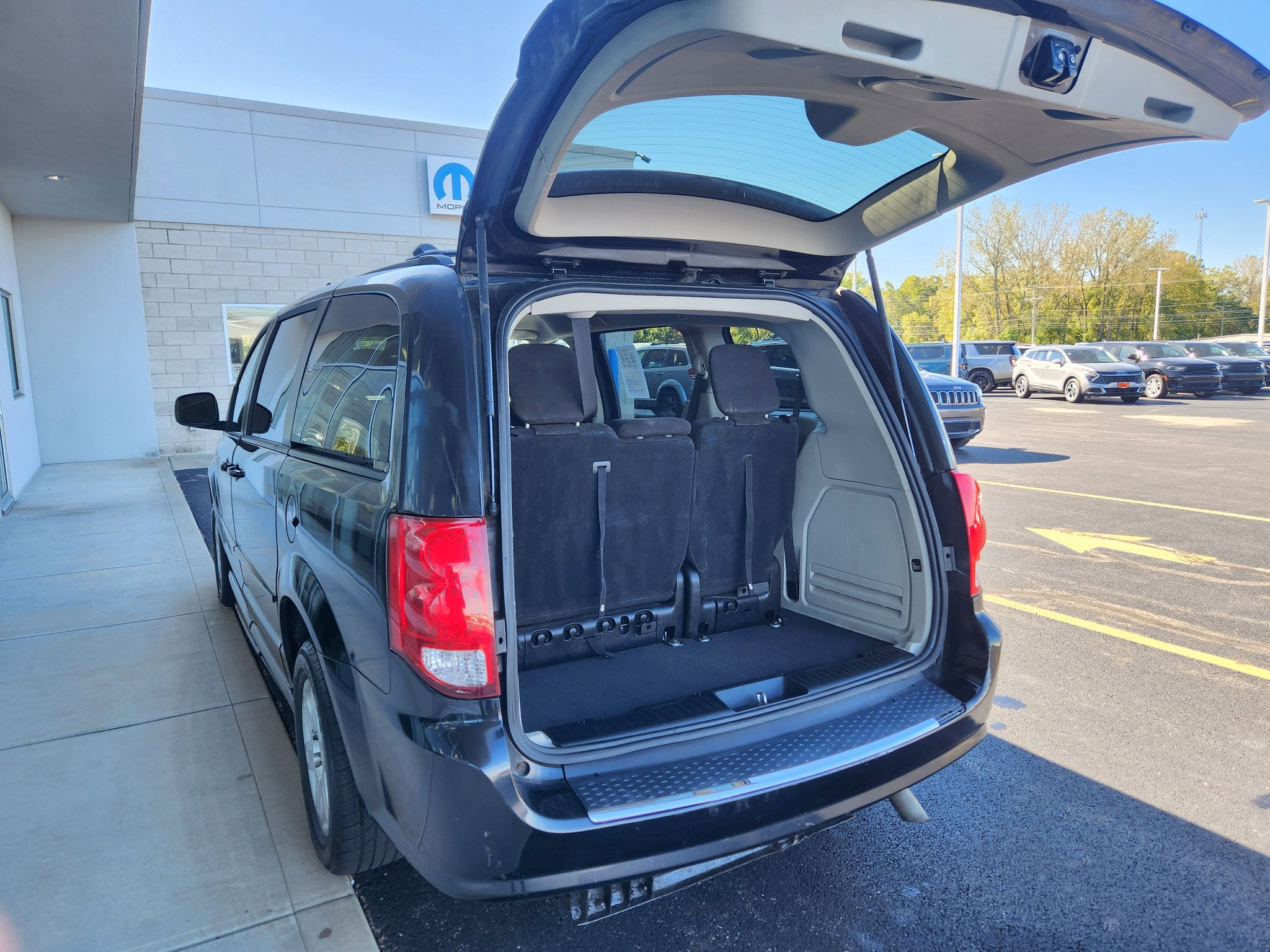 Used 2012 Dodge Grand Caravan SE FWD image 35