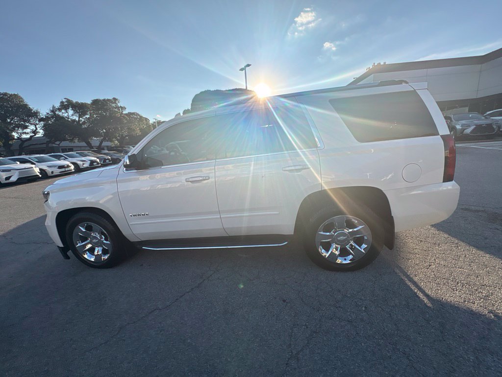 Used 2020 Chevrolet Tahoe Premier RWD image 2