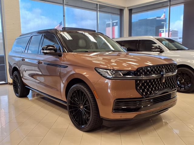 New 2025 Lincoln Navigator L Black Label w/ Black Label Special Edition AWD/4WD image 4