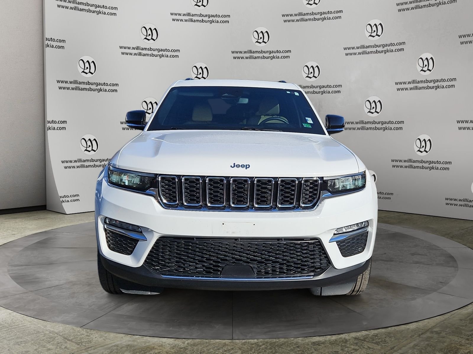 Used 2023 Jeep Grand Cherokee Limited RWD image 8