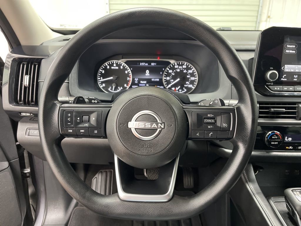 Used 2024 Nissan Pathfinder S image 16