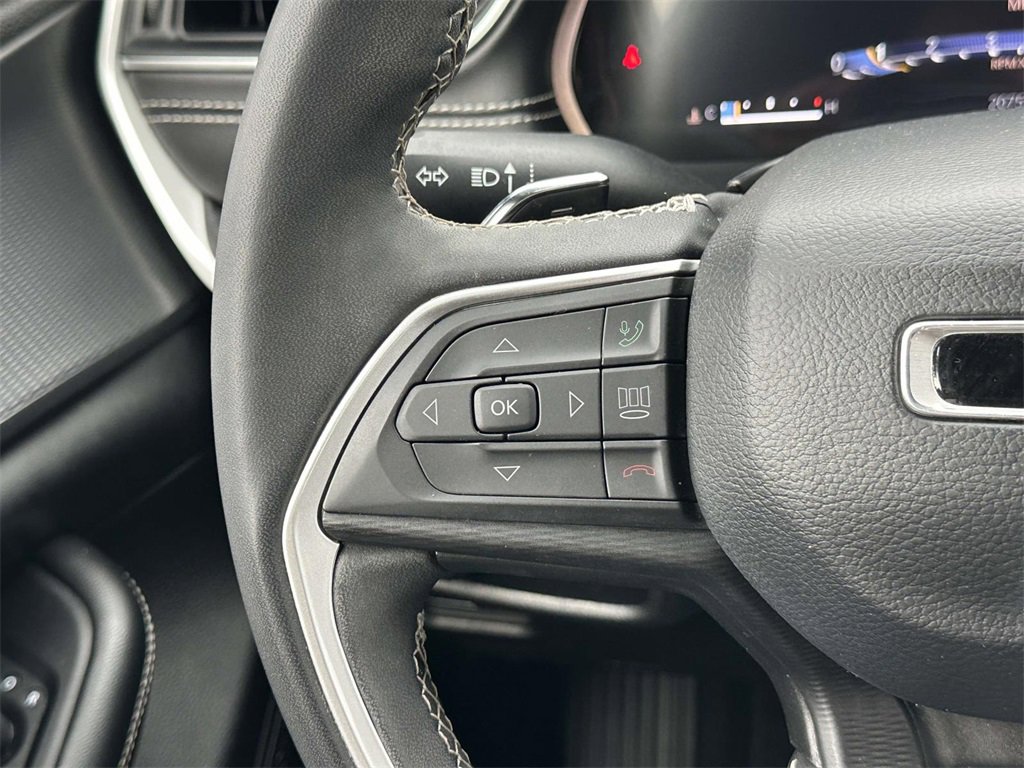 Certified 2023 Jeep Grand Cherokee L Laredo image 23