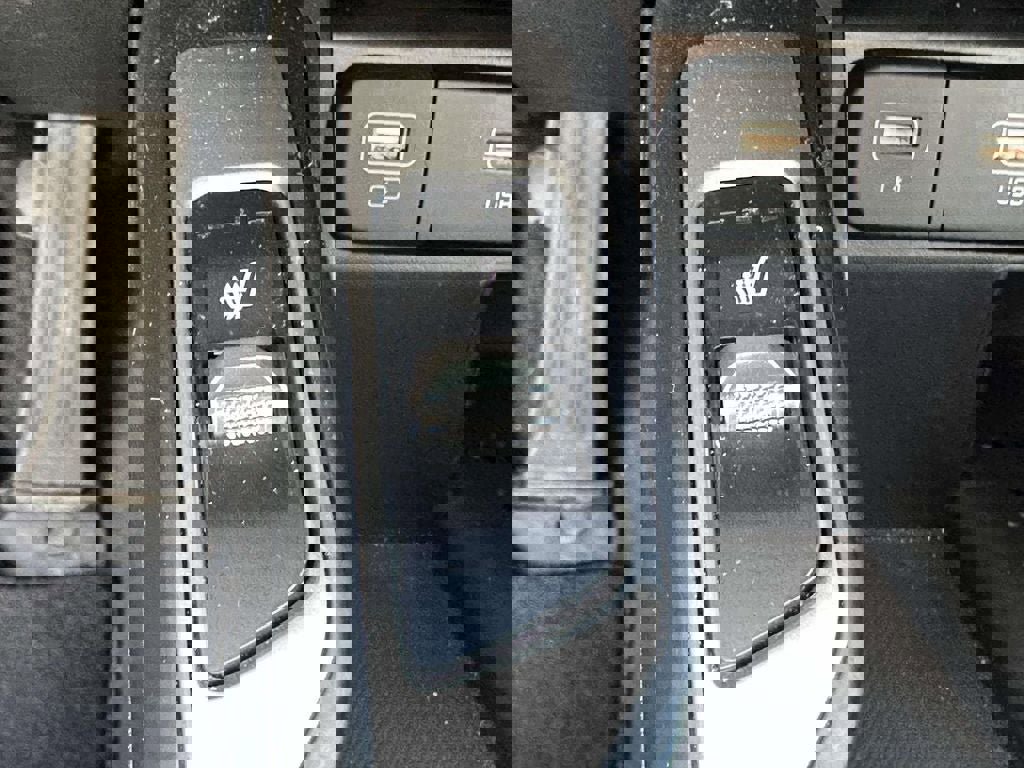 Certified 2023 Kia Sorento S image 21