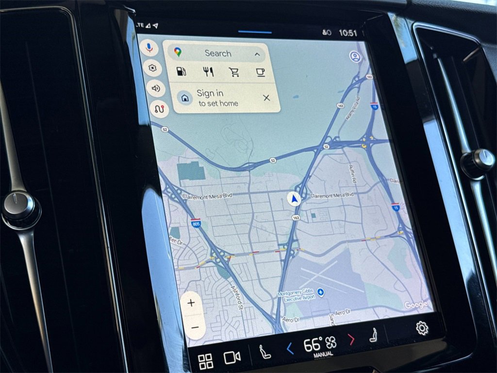 Certified 2023 Volvo XC60 B5 Plus image 18