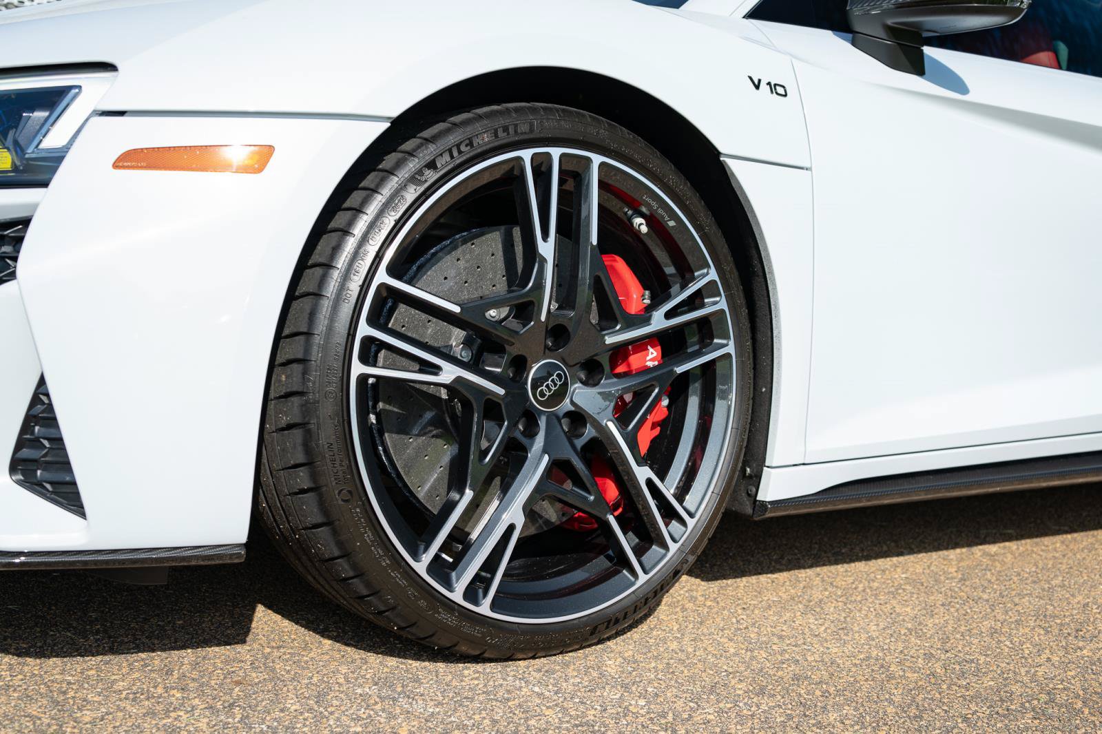 Certified 2023 Audi R8 V10 performance AWD/4WD image 17