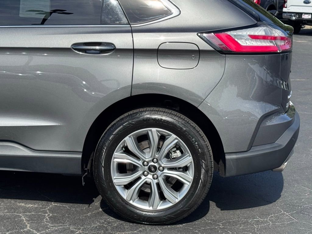 Used 2024 Ford Edge Titanium image 37