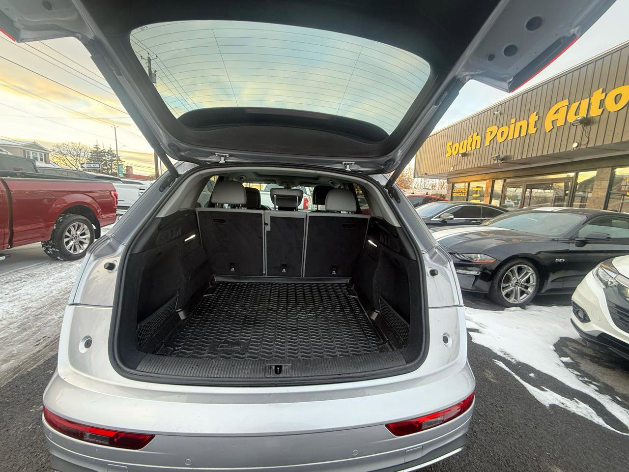 Used 2021 Audi Q5 2.0T Premium w/ Convenience Package image 12