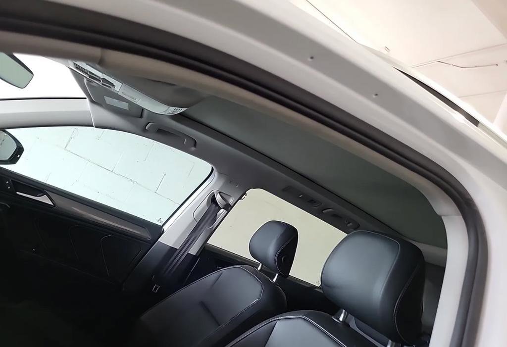 Used 2024 Volkswagen Tiguan SE image 7