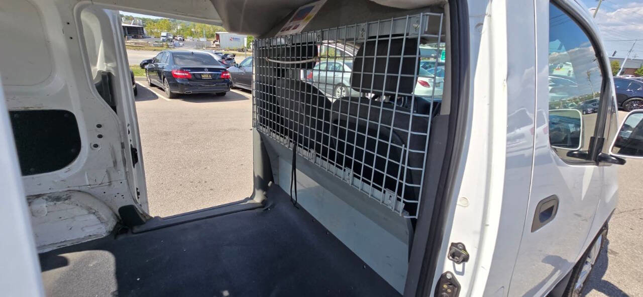 Used 2018 Nissan NV200 SV w/ Navigation Package image 25