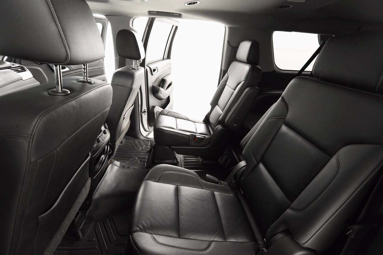 Used 2017 Chevrolet Suburban LT w/ LT Signature Package image 15
