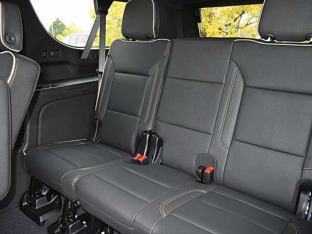 New 2026 Chevrolet Suburban Premier image 9