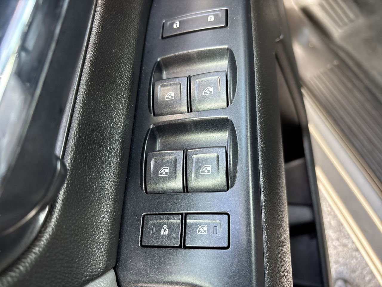 Used 2018 Chevrolet Silverado 1500 W/T RWD image 16