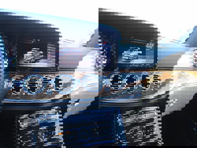 Used 2017 Mercedes-Benz E 400 4MATIC Wagon image 14