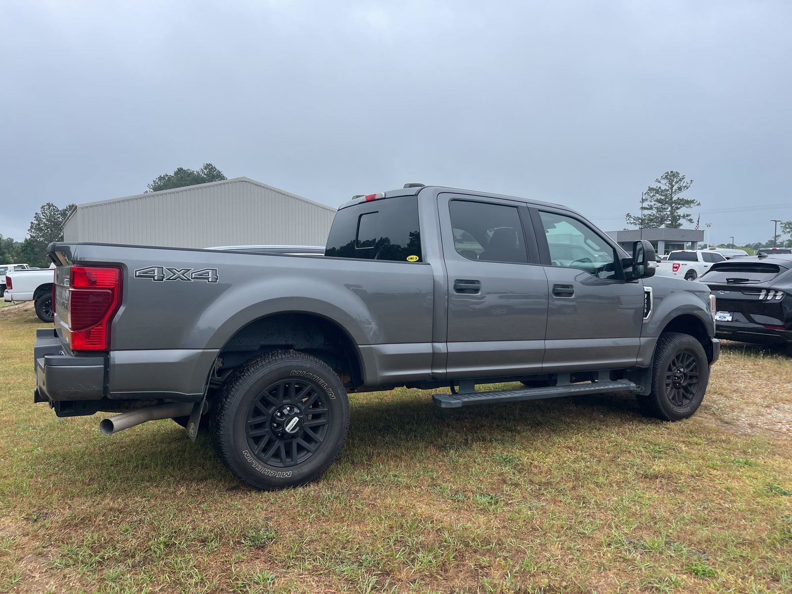 Used 2022 Ford F250 XLT w/ Black Appearance Package AWD/4WD image 8