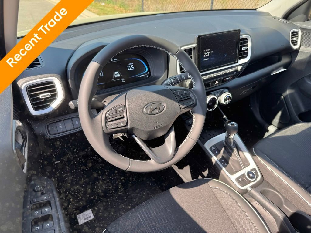 Certified 2025 Hyundai Venue Limited image 2