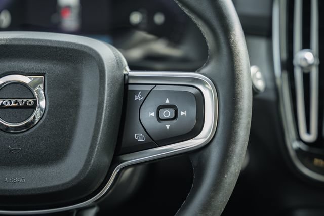 Certified 2023 Volvo XC40 B5 Plus w/ Protection Package Premier AWD/4WD image 30