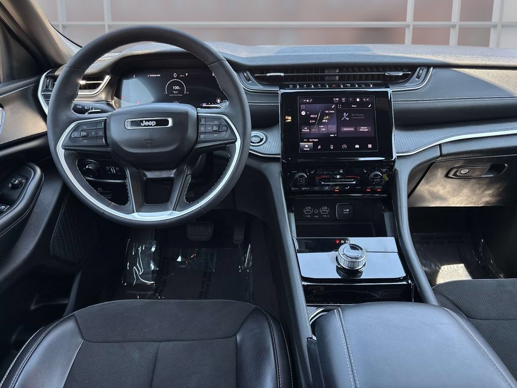 Used 2023 Jeep Grand Cherokee L Laredo AWD/4WD image 13
