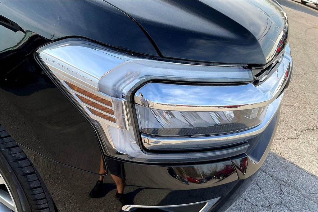 Used 2023 Ford Expedition Max Limited image 32