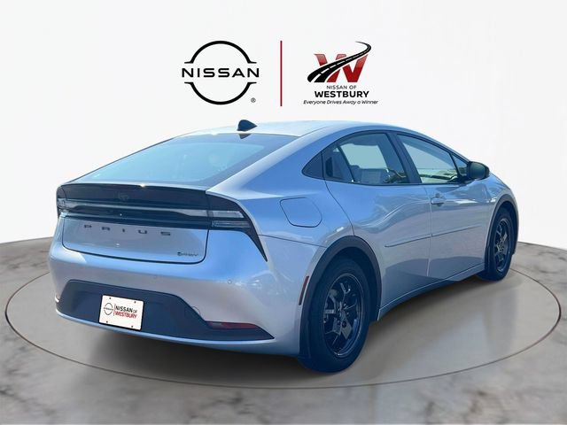 Used 2026 Toyota Prius Plug-In Hybrid FWD image 4