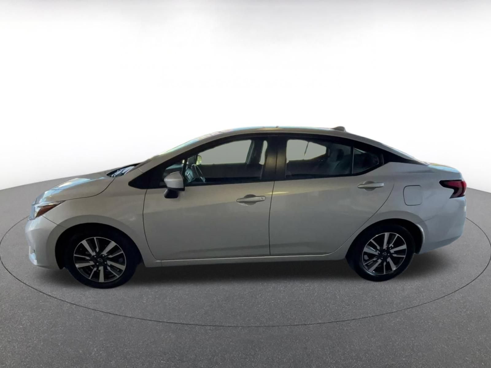 Used 2025 Nissan Versa SV FWD image 8