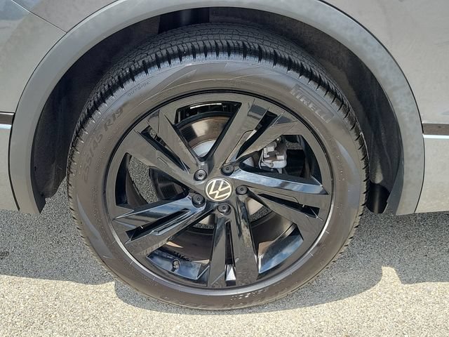 Used 2024 Volkswagen Tiguan SE R-Line AWD/4WD image 7
