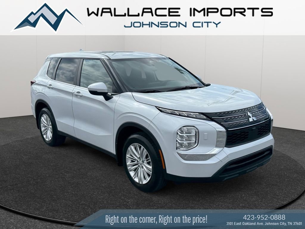 Used 2024 Mitsubishi Outlander ES AWD/4WD image 7